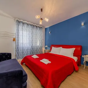  Apartman Croatia Trogir, 4 Rooms, Pool 4km
